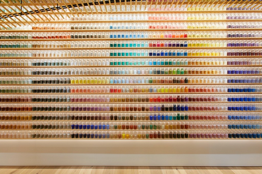 Pigment, art supply store in Japan